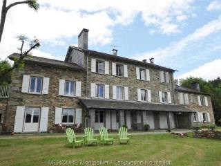 14 bedroom House For Sale: 34330 LA..