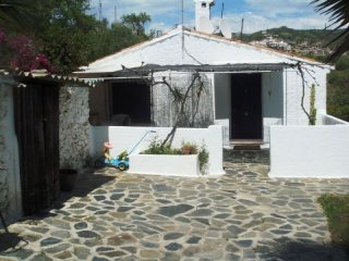 3 bedroom, 1 bathroom Villa, (build 104..
