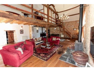 3 Bedroom Equestrian Facility For Sale
