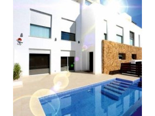 3 Bedroom 2 Bathroom Villa In..