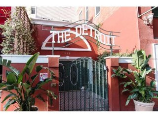2 bedroom Property For Sale: 215..