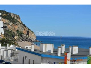 Sesimbra beach apartment