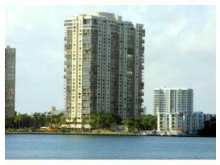 2 bedroom Flat For Sale: 2333 BRICKELL..