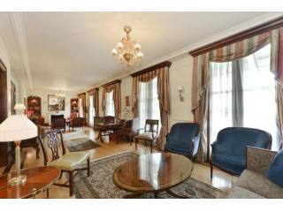 8 Bedrooms - Apartment - London - For..
