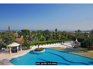 Villa for sale in El Paraiso, Estepona..
