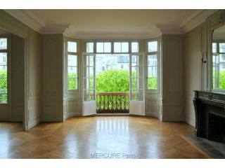 4 bedroom Flat For Sale: 75015 PARIS