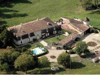 A Magnificent 17th Century Domaine..