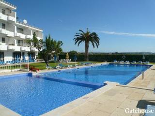 Algarve Renovated Top Floor Apartment..
