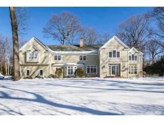 5 Cordwainer Ln Lloyd Neck, NY 11743