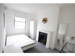 Single with double bed near Finsbury..