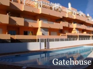2 Bed Apartment With Pool In Cabanas..