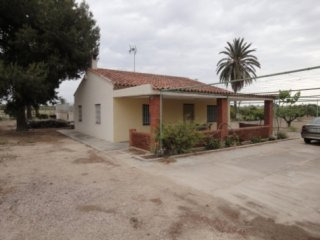Elche, Alicante- 3 Bed Chalet For Sale-..
