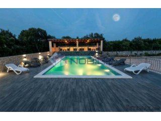 Vinišče, Trogir, kuća 470 m2 sa 6 apartmana