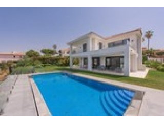 4 Bedrooms - Villa - Malaga - For Sale