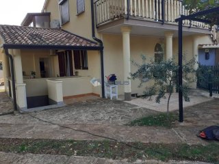 Novigrad, Istra, 2 stana 130m2