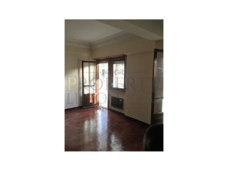 T4 Lisbon Apartment with balcony for..