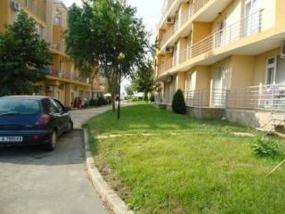 1-bedroom apartment with nice views