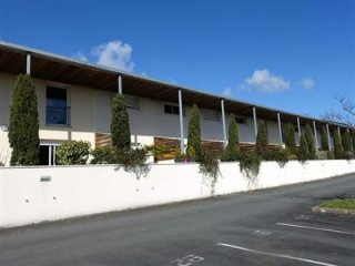 3 Bedrooms - Apartment -..