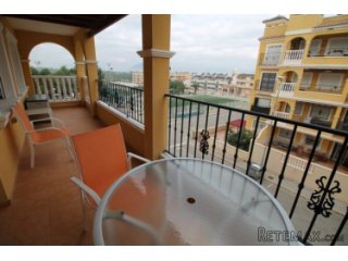 Second floor apartment in the gated community of Fontana 3..