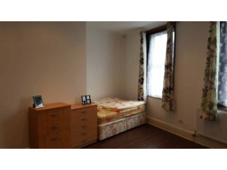 Room share for women, Zone 3..