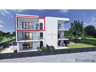Peroj, moderan 2soban stan na 2. katu s pogledom na more