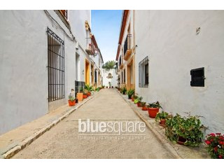 Lovely townhouse for sale in the old..