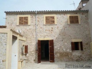 Spectacular village house, totally reformed with high..