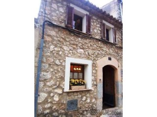 Charming, traditional townhouse in a quiet spot of the..