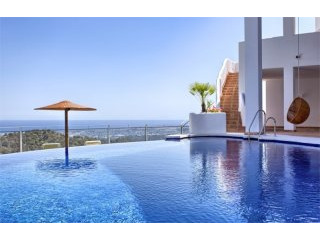 Marbella, , 3 bedrooms, 243 m2, 394 000..