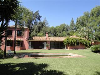 Villa - VALLE DEL SOL. Villa with an..
