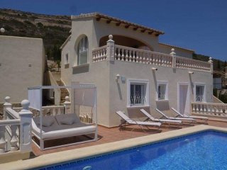 - Villa with stunning sea views in..