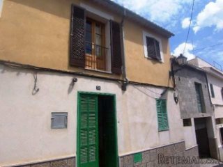 Village house in Selva of about 120 m2. Entrance hall..