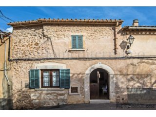 Exquisite historic townhouse at the end of a small lane..