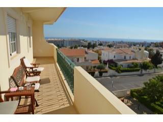 Lovely 2 Bedroom apartment with sea..