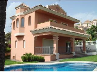 Villa for sale in Guadalmina Alta..
