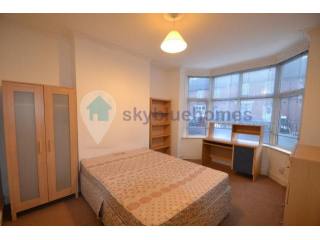 House - FREE NETFLIX AND &pound;250..