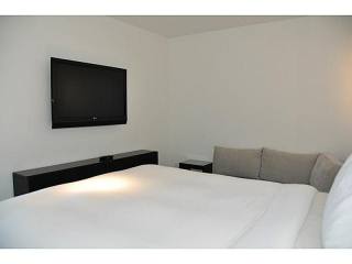 2201 COLLINS AVE, 1519, Miami Beach, FL..