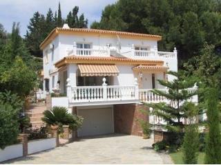 VILLA FOR SALE BENALMADENA