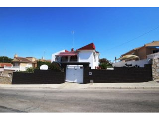 4 Bedrooms - Villa - Alicante - For Sale
