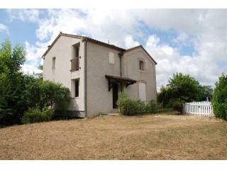 Attractive Renovated House Close River..