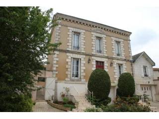 5 bedroom House For Sale: 86000 POITIERS