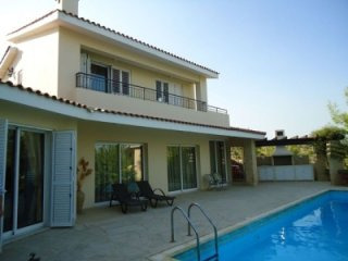 AMAZING OPPORTUNITY!!! For rent for..