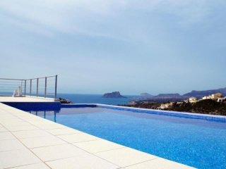 3 Bedrooms - Villa - Alicante - For Sale