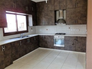 Erimi, 3 Bedroom Renovated Detached..