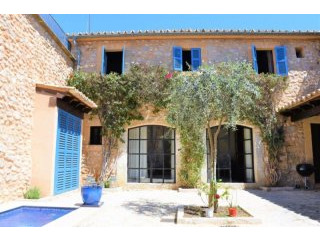 Beautifully refurbished manour house in..