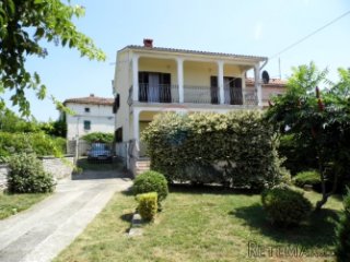 ISTRA- KANFANAR OBITELJSKA KUĆA