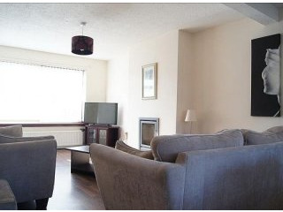 MacLachlan House - Lovely home high in..