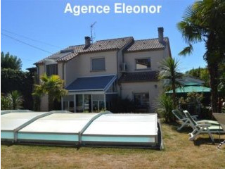 Contemporary House Two Minute Walk From..