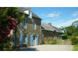 Very pretty detached farmhouse with..