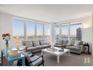 4 bedroom Apartment For Sale: 60..